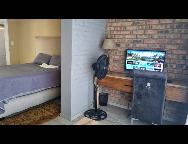 12 BEDROOM HOUSE FOR SALE IN SUNNYRIDGE